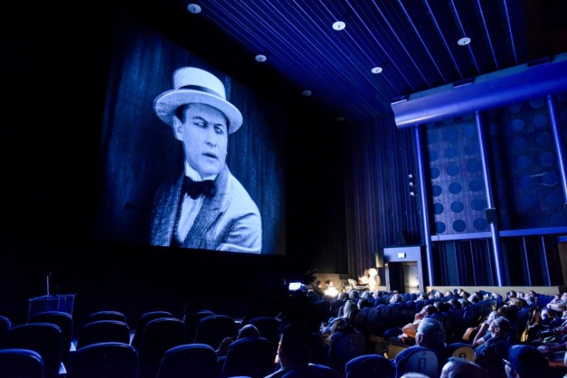 25064_001_6617_CC-860x573